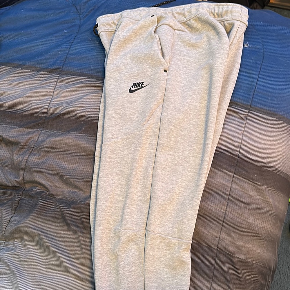 Nike tech joggers